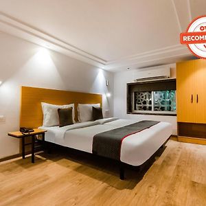 Hotel Supreme - Cuffe Parade